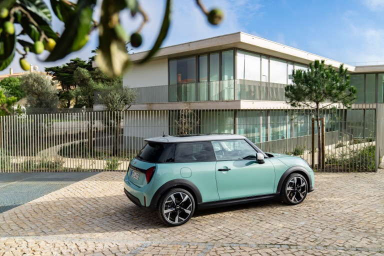 MINI COOPER – jedinstvena AURA ZA NOVU ERU